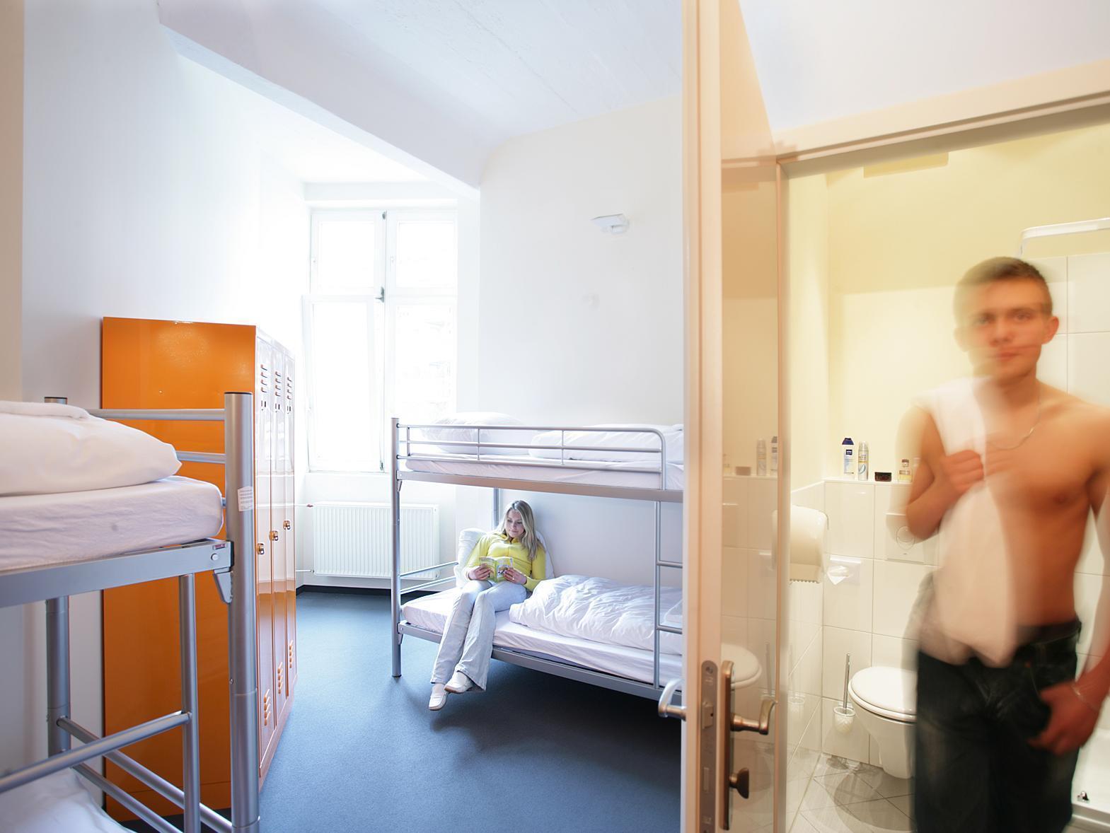 All In Hostel Берлин Екстериор снимка
