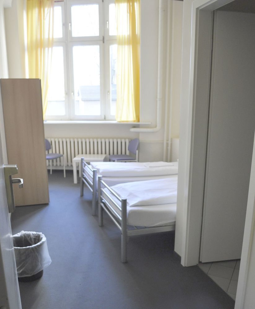 All In Hostel Берлин Екстериор снимка