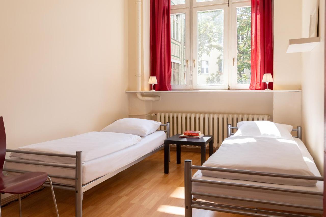 All In Hostel Берлин Екстериор снимка